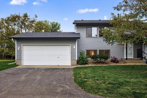 4401 Clover Lane, B, Eagan, MN 55122