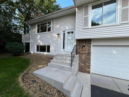 1725 W 140th Street, Burnsville, MN 55337