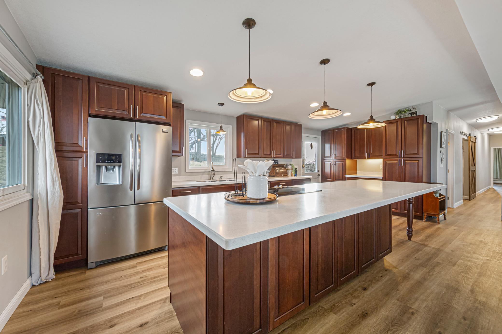 Oversized Island Appeal