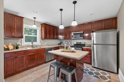 528 Lawson Avenue E, Saint Paul, MN 55130