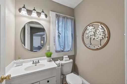 528 Lawson Avenue E, Saint Paul, MN 55130