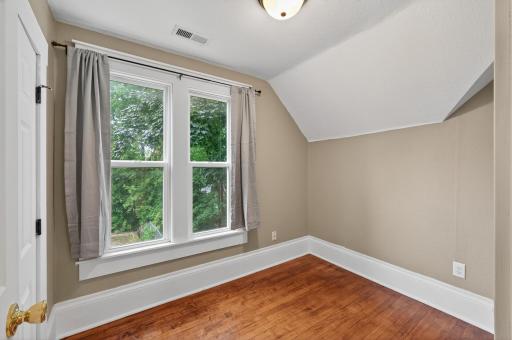 528 Lawson Avenue E, Saint Paul, MN 55130