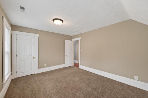 528 Lawson Avenue E, Saint Paul, MN 55130