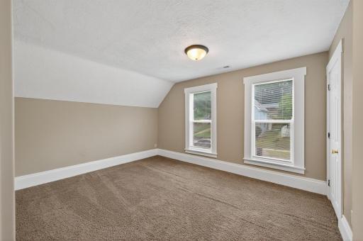 528 Lawson Avenue E, Saint Paul, MN 55130