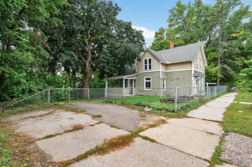 528 Lawson Avenue E, Saint Paul, MN 55130
