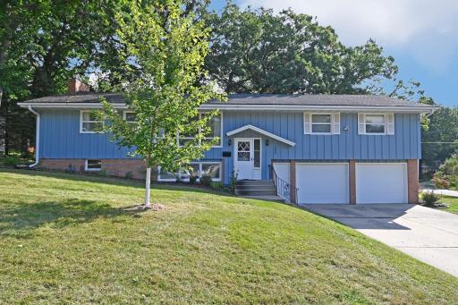 1552 Sumter Avenue N, Minneapolis, MN 55427