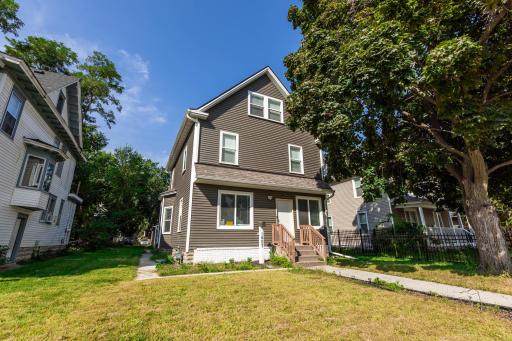 1407 Dupont Avenue N, Minneapolis, MN 55411