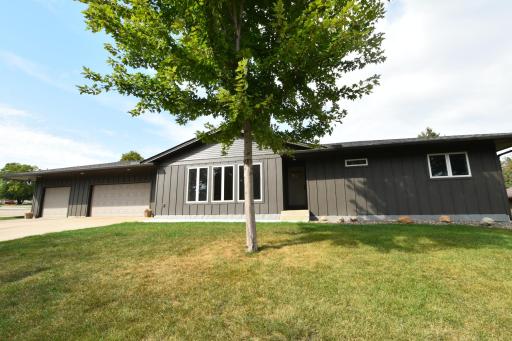 905 Larson Drive, Zumbrota, MN 55992