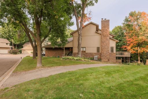 1148 Hollybrook Drive, Wayzata, MN 55391