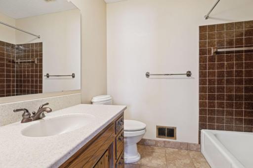 649 Randy Avenue, Shoreview, MN 55126