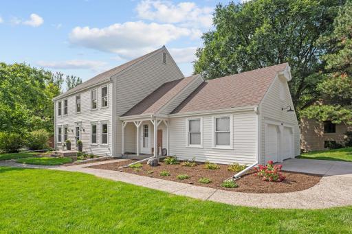 9039 Preserve Boulevard, Eden Prairie, MN 55347