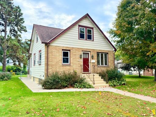 1368 Eleanor Avenue, Saint Paul, MN 55116