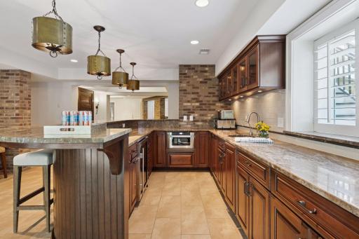 4810 Hilltop Lane, Edina, MN 55424