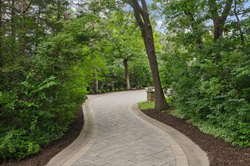 4810 Hilltop Lane, Edina, MN 55424
