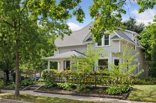 102 16th Avenue N, Hopkins, MN 55343
