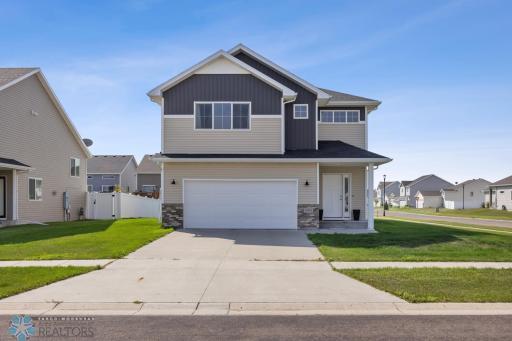 5894 58th Avenue S, Fargo, ND 58104