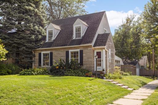 1276 Osceola Avenue, Saint Paul, MN 55105