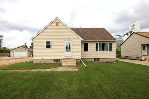 413 Borden Avenue W, Buffalo Lake, MN 55314
