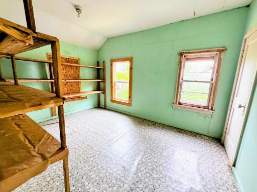 green bedroom#3