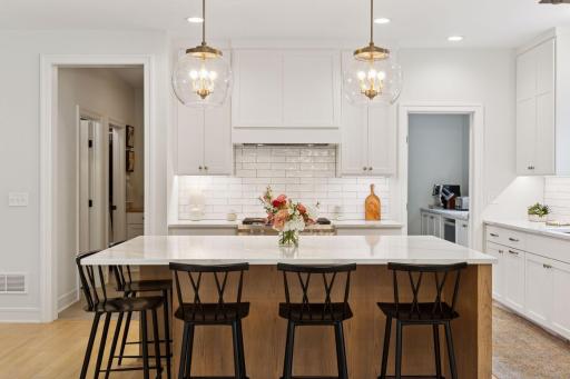 18925 Easton Road, Wayzata, MN 55391