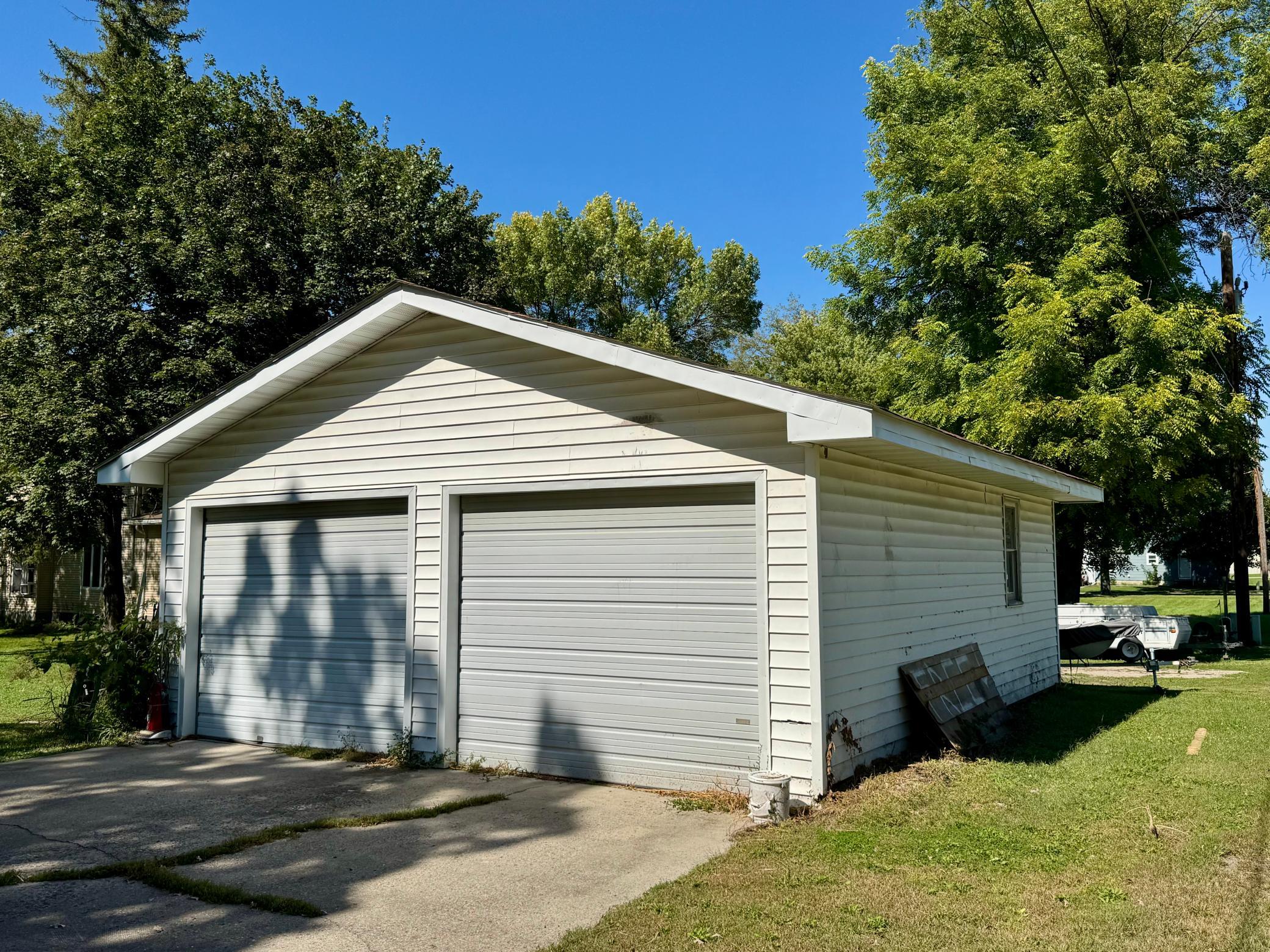 Detached 24x28 garage