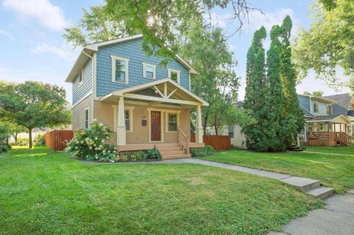 Adorable newly renovated two story home with MiraTEC shakes and stucco exterior. You'll feel immediately a part of the Howe neighborhood and it's great walkability to local restaurants, coffee, the theater, local grocery store and so much more!