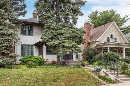 Terrific 2 Story American Foursquare with stucco exterior!