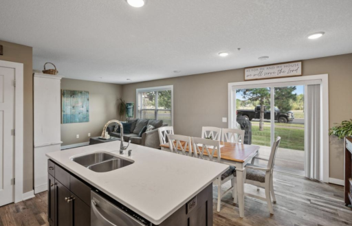 Kitchen/dining