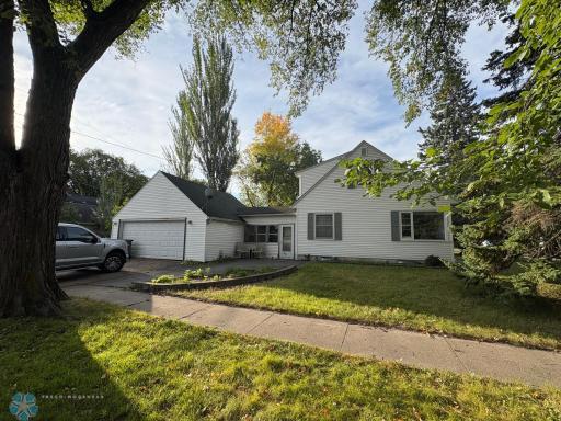 Photo for 1402 4th Street S, Moorhead, MN 56560 - listing #6789629 1402 4th Street S, Moorhead, MN 56560