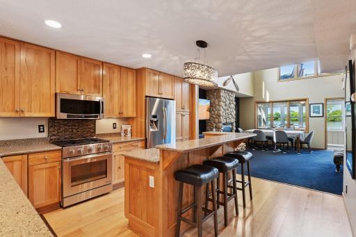 2819 Mckenzie Point Road, Wayzata, MN 55391