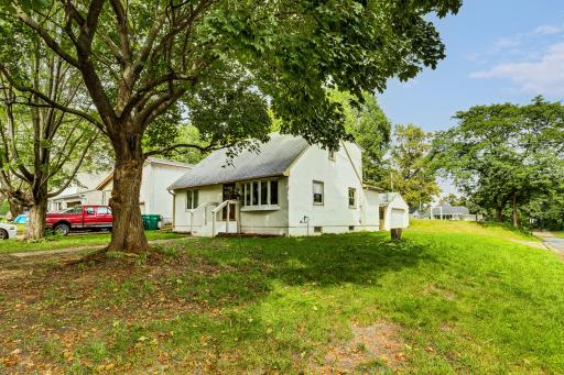Welcome Home to 69 Amelia Ave, WSP - Make this diamond in the rough sparkle with your updates and creative ideas!