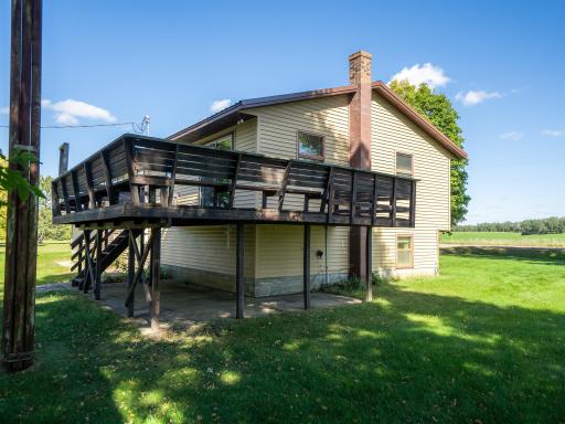 Whether it is enjoying your morning coffee, relaxing at the end of the day or entertaining, this deck is a great spot