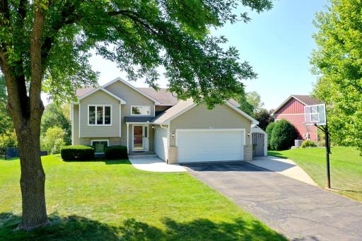 17476 Grove Avenue, Lakeville, MN 55044