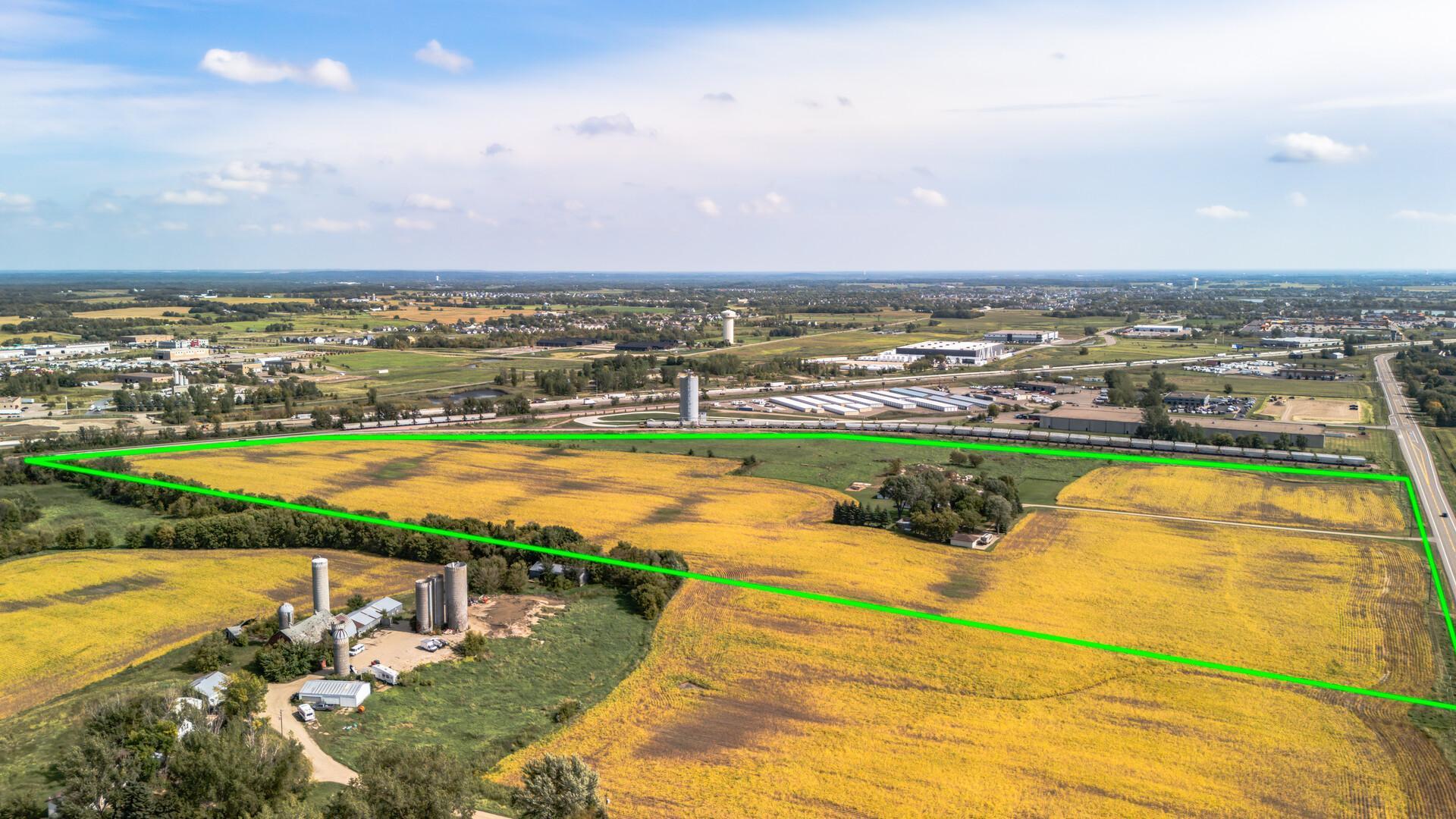 Easy Access to Interstate 94 to downtown Minneapolis 40 Min Away.