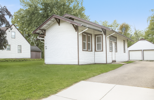414 8th Street SE, Waseca, MN 56093