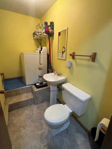 405 County Road 5, Oklee, MN 56742