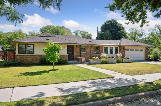 Beautiful retreat in the Stinson Triangle!
