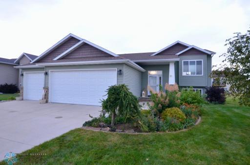 2002 S 35 ST Circle S, Moorhead, MN 56560