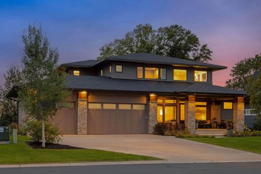 Perfect condition custom built Hartman Homes masterpiece