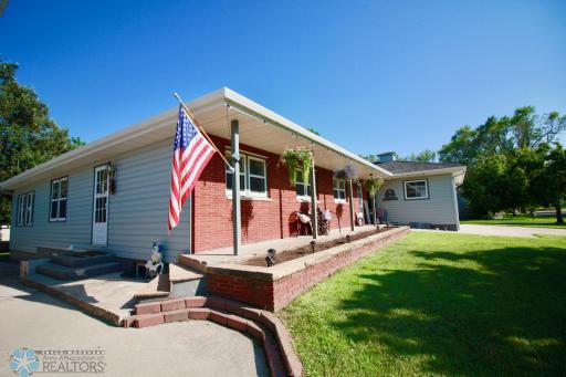 407 2nd Avenue SW, Hankinson, ND 58041