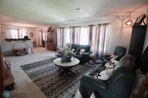 407 2nd Avenue SW, Hankinson, ND 58041