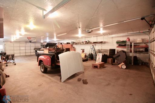 407 2nd Avenue SW, Hankinson, ND 58041