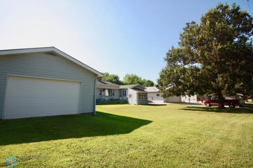 407 2nd Avenue SW, Hankinson, ND 58041