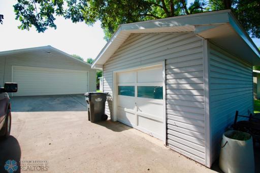 407 2nd Avenue SW, Hankinson, ND 58041