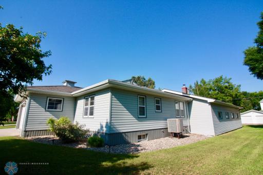 407 2nd Avenue SW, Hankinson, ND 58041
