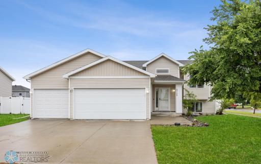4709 48th Avenue S, Fargo, ND 58104