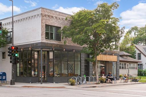 Walkable to coffee and shops