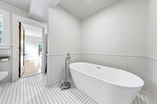 404 3rd Street NW, Faribault, MN 55021
