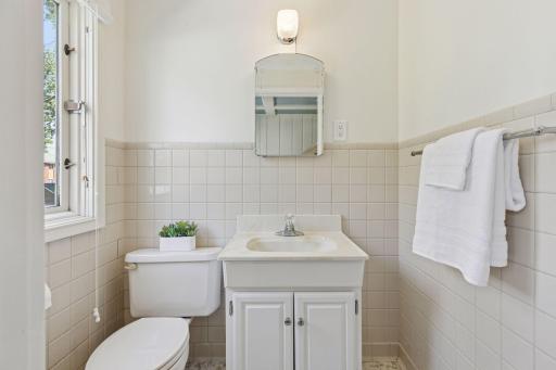 3750 Hubbard Avenue N, Robbinsdale, MN 55422
