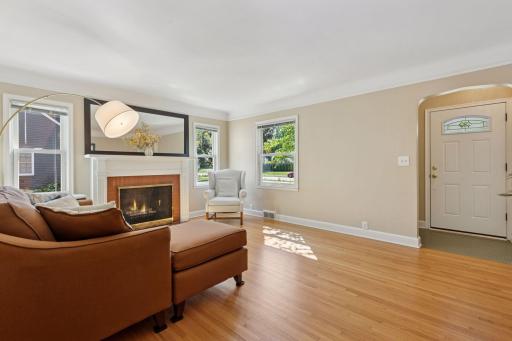 3750 Hubbard Avenue N, Robbinsdale, MN 55422